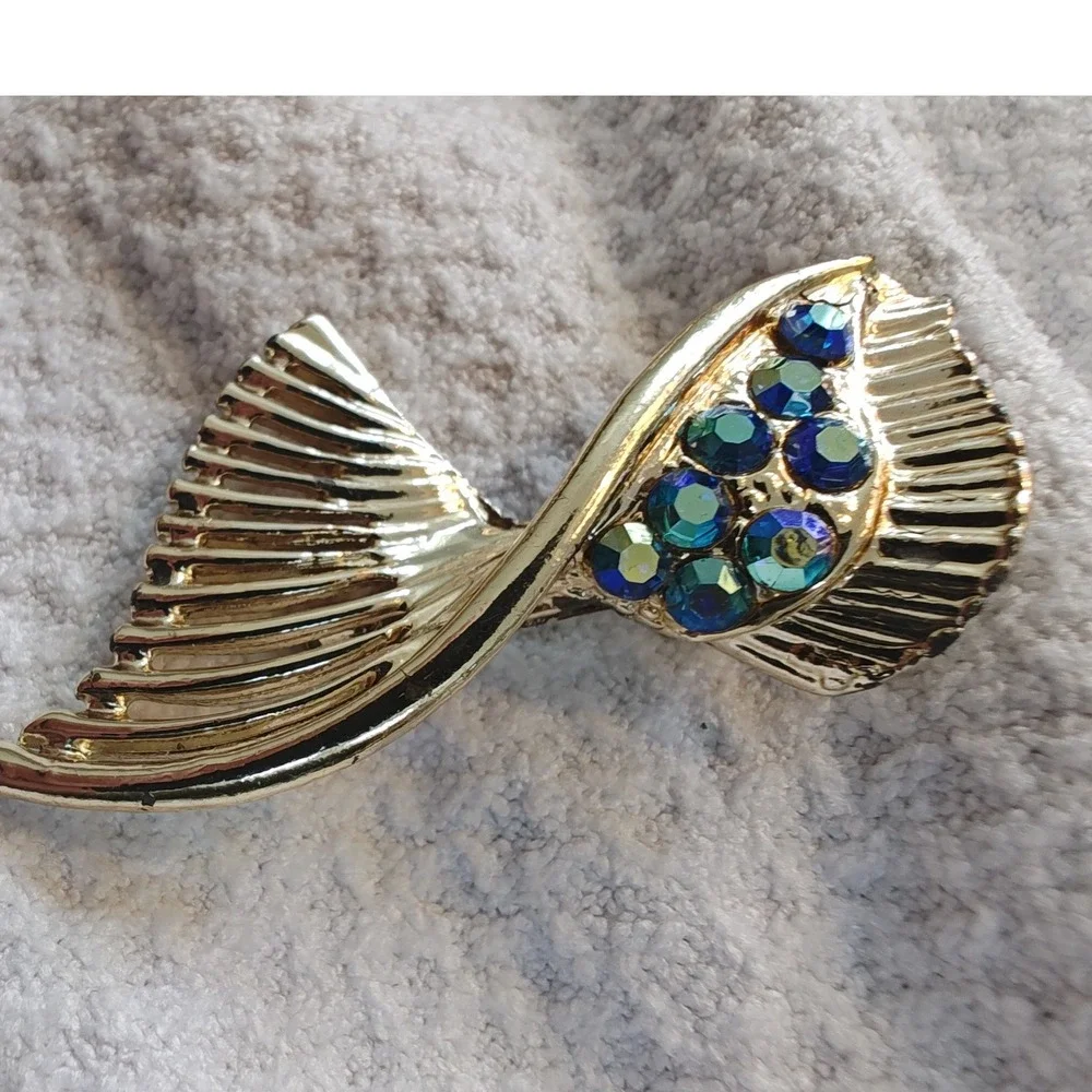 Brooch Gold Teal Blue AB Rhinestone Abstract Wing Fan Vintage Style Pin‎